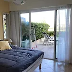 T2 Climatise Proche Avec Parking - - Fr-1-308-181 *