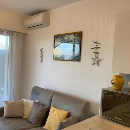 Appartement T2 Climatisé Proche Avec Parking - - Fr-1-308-181 *